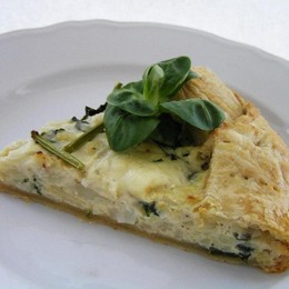 Quiche z karfiolu a kalerbovch listov