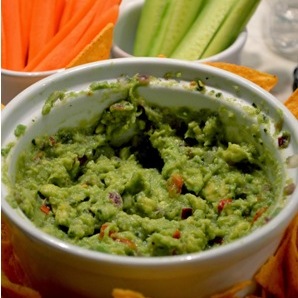 Pikantn guacamole s koriandrom