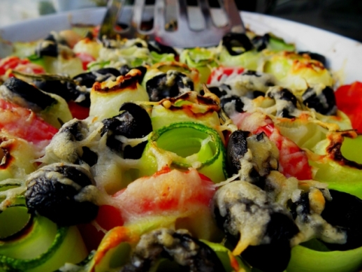 Zapekan cuketa s olivami a parmeznom